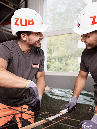 Stagiair die begeleiding krijgt