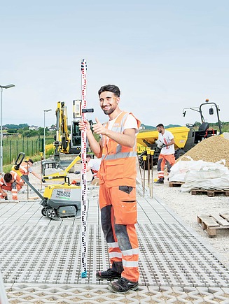 Groep van 4 cursisten in de ruimte van het trainingscentrum.